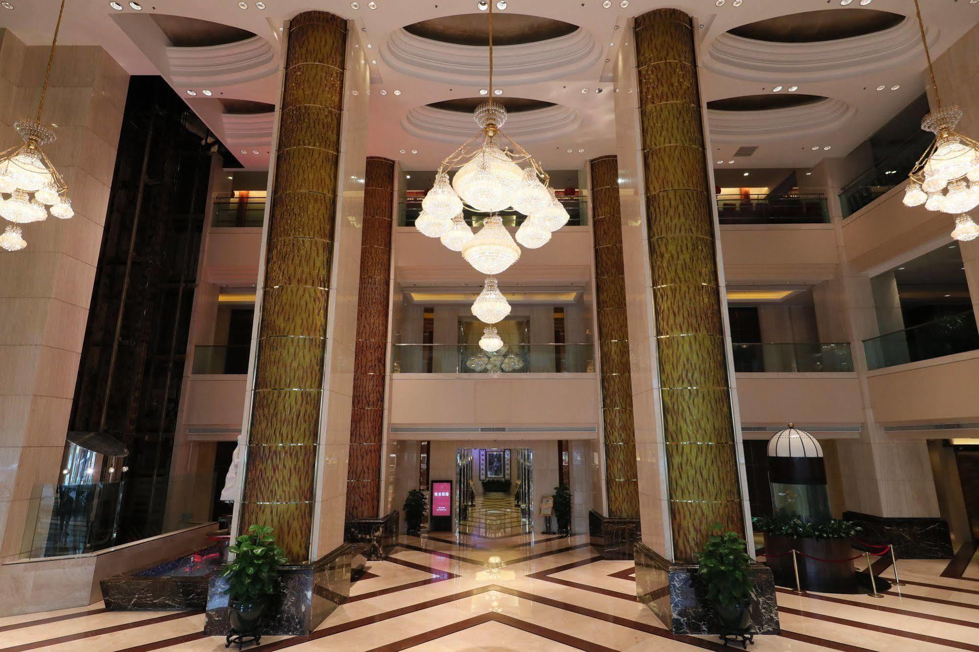Renaissance Shenzhen Luohu Hotel Exteriér fotografie